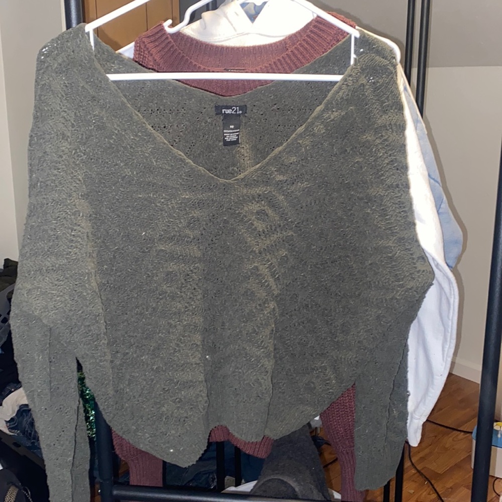 Green crop top sweater